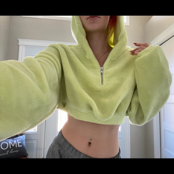 Fluffy bdg sweater from Urban outfitters - Picture 3 of 4